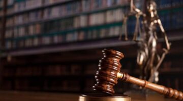 Satu KTP Hilang, Satu Warisan Terhenti, Satu Keluarga Retak, dan Satu Negara Diam