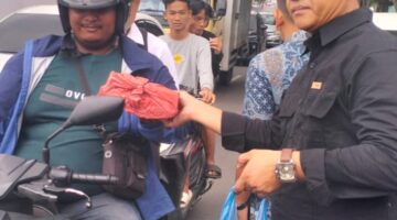 DPC Bersama PAC GRIB Jaya Medan Petisah Gelar Jumat Berkah, Bagikan 500 Nasi Kotak untuk Masyarakat