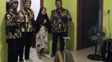 Setangkai Harapan dalam Sebuah Tongkat: GM FKPPI Rayon Medan Maimun Tak Kenal Lelah Menebar Kebaikan